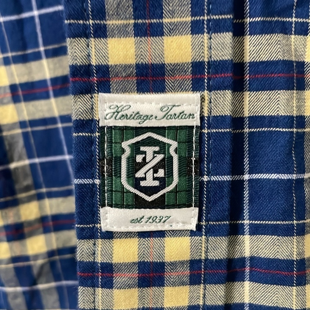 š°Izod Heritage Tartan NWOT Plaid Navy & Yellow 100% Cotton Button Down Sz Medium - Picture 3 of 8